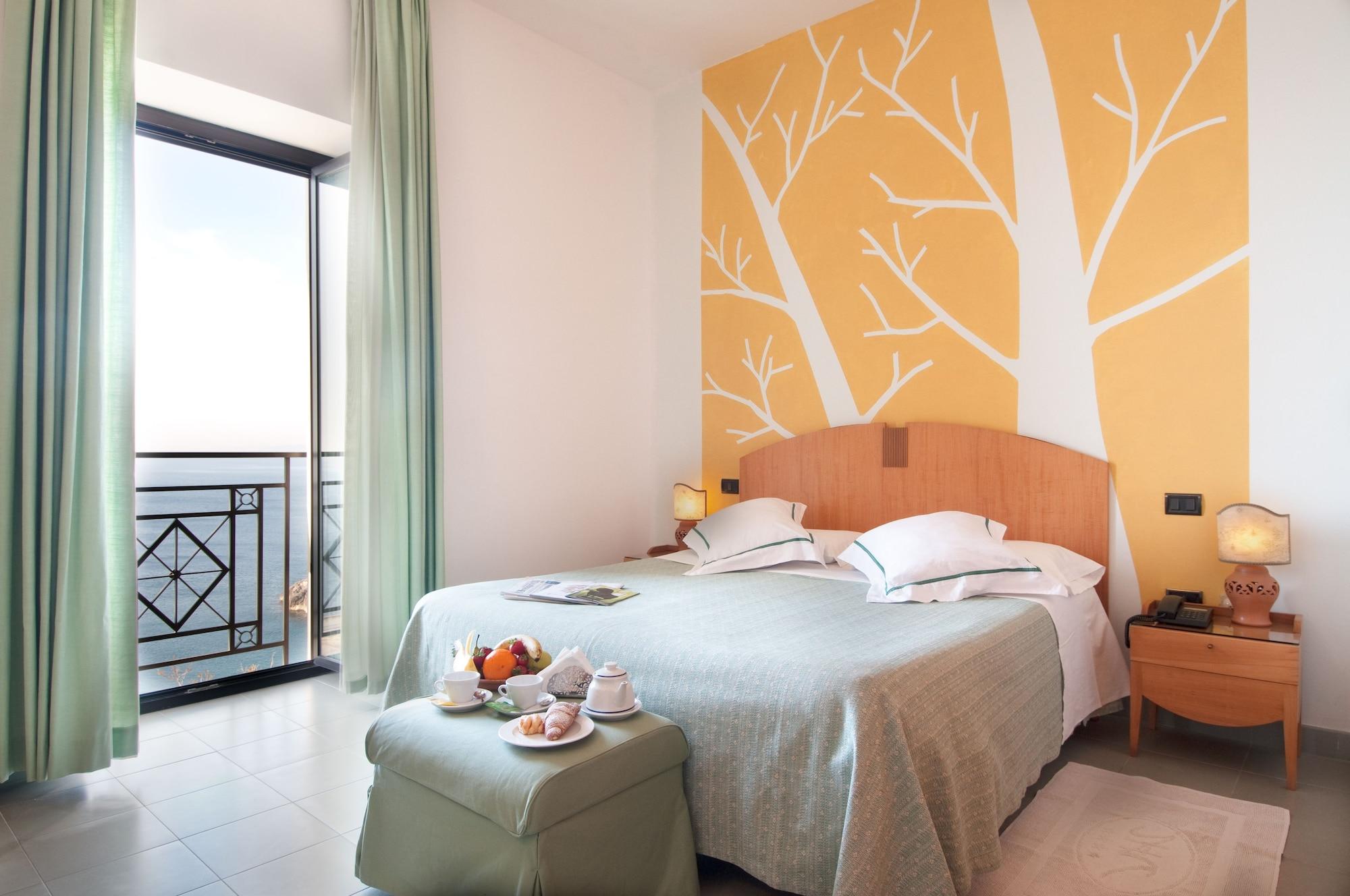 Grand Hotel Mediterraneo Santa Cesarea Terme Exterior photo