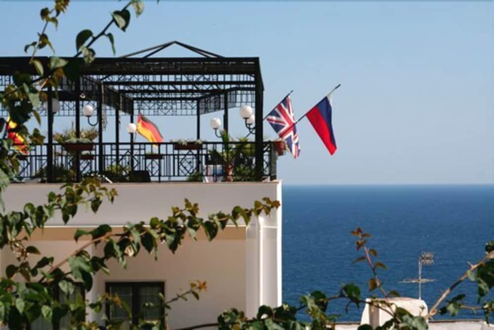 Grand Hotel Mediterraneo Santa Cesarea Terme Exterior photo